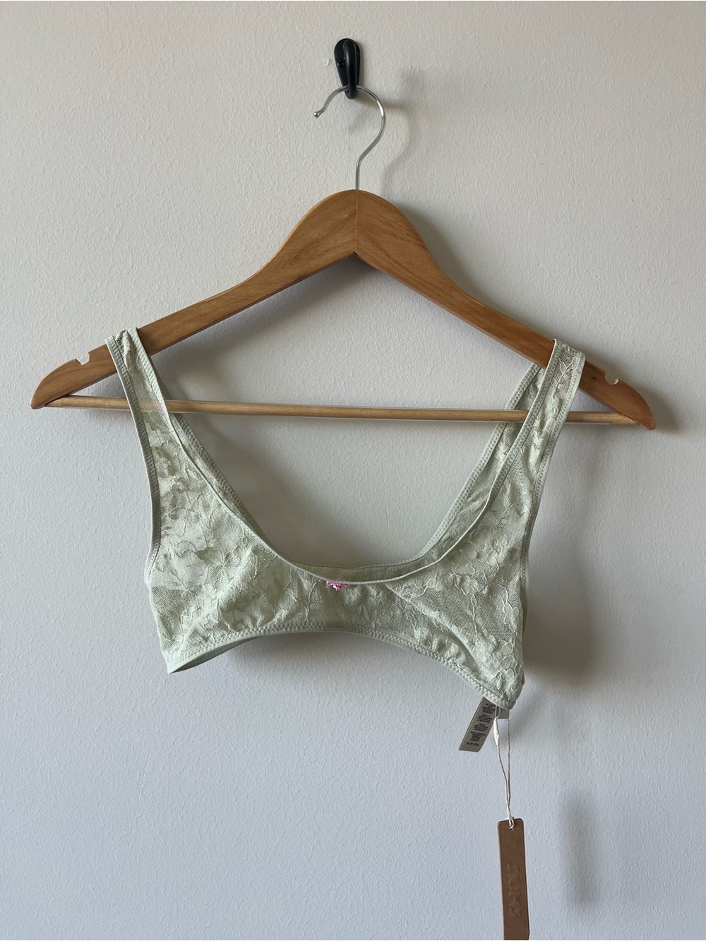 SKIMS Stretch Lace Plunge Bralette Small NWT Talc Color